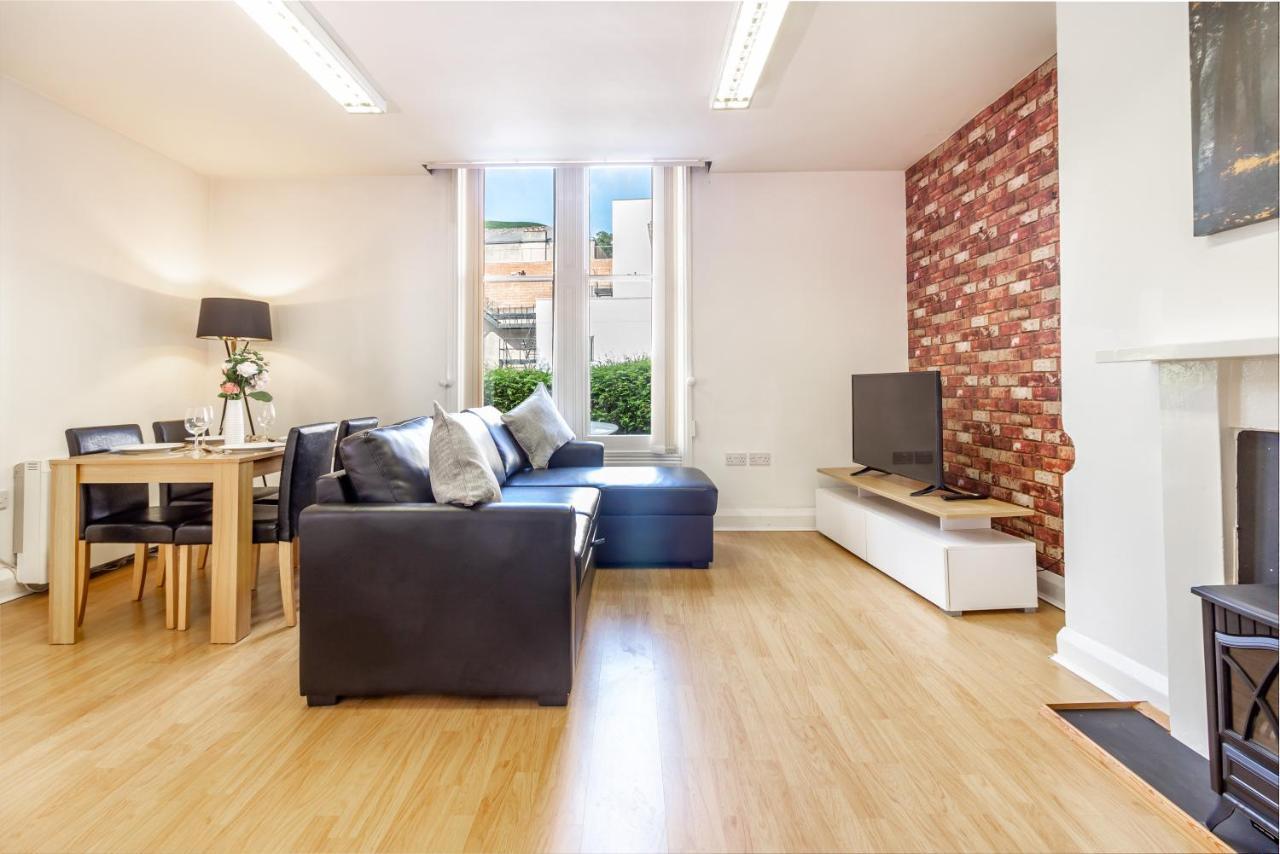 Host & - Club Chambers Apartment *
