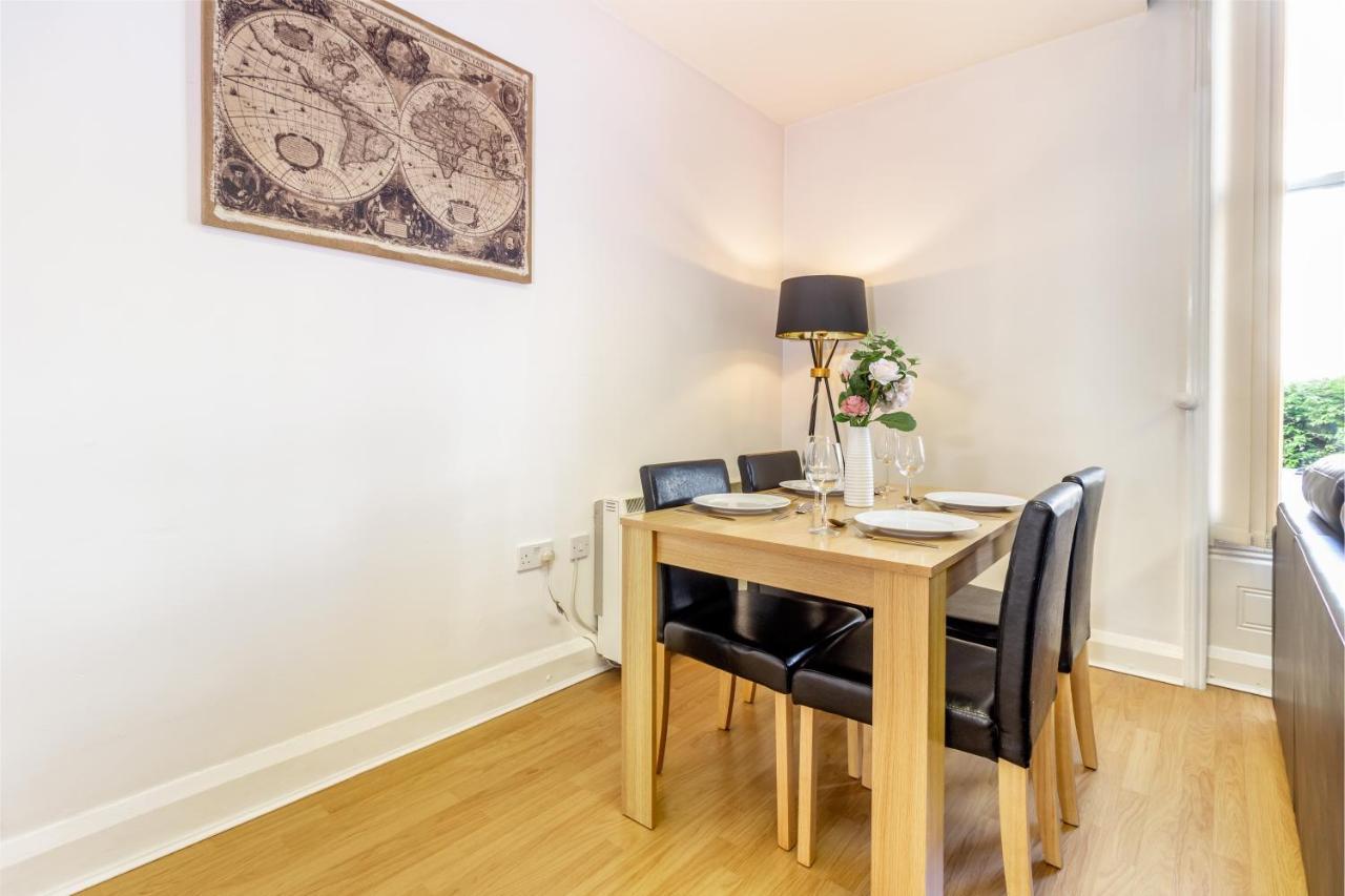 Host & - Club Chambers Apartment *
